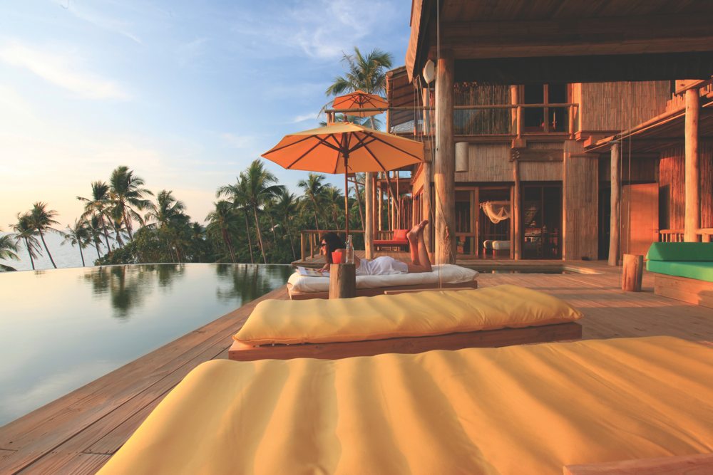 Private cliff reserve pool deck