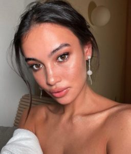 Kelsey Merritt wearing Tan-Luxe Kelsey Merritt wearing Tan-Luxe