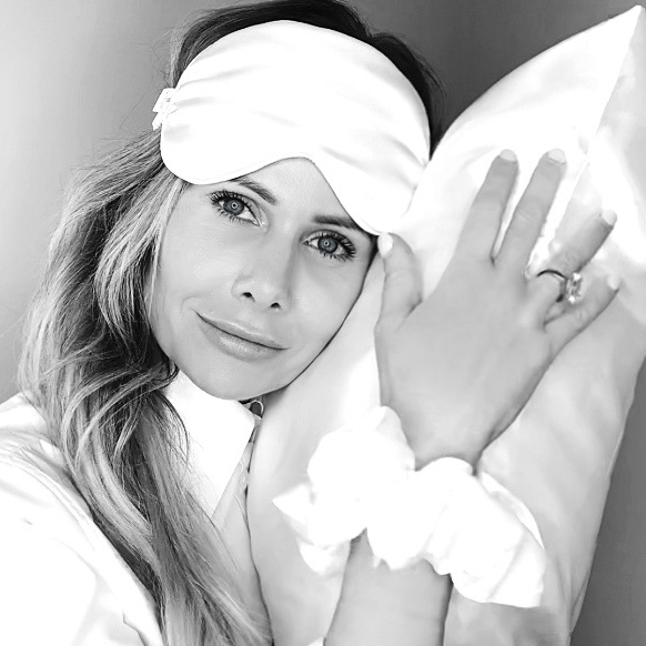 FACELUXE Beauty Sleep Collection in use