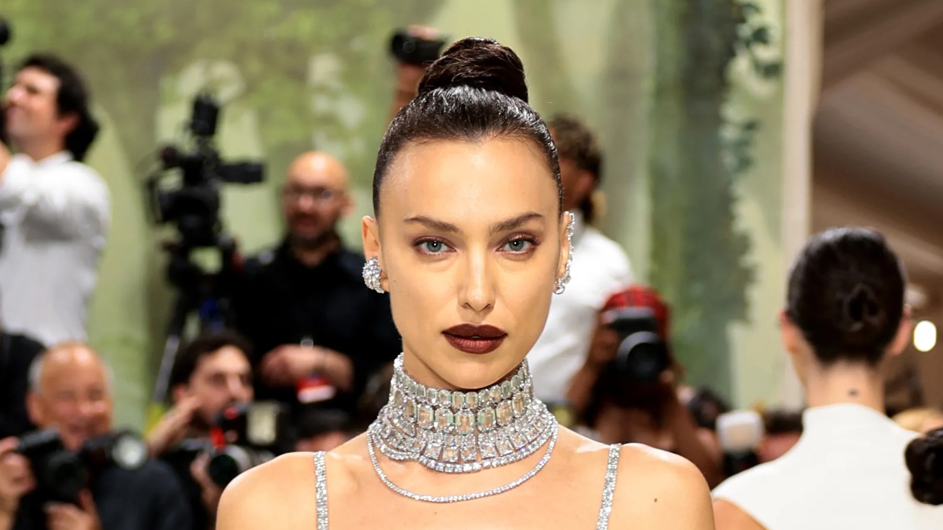 irina shayk met gala 2024 - CosBeauty