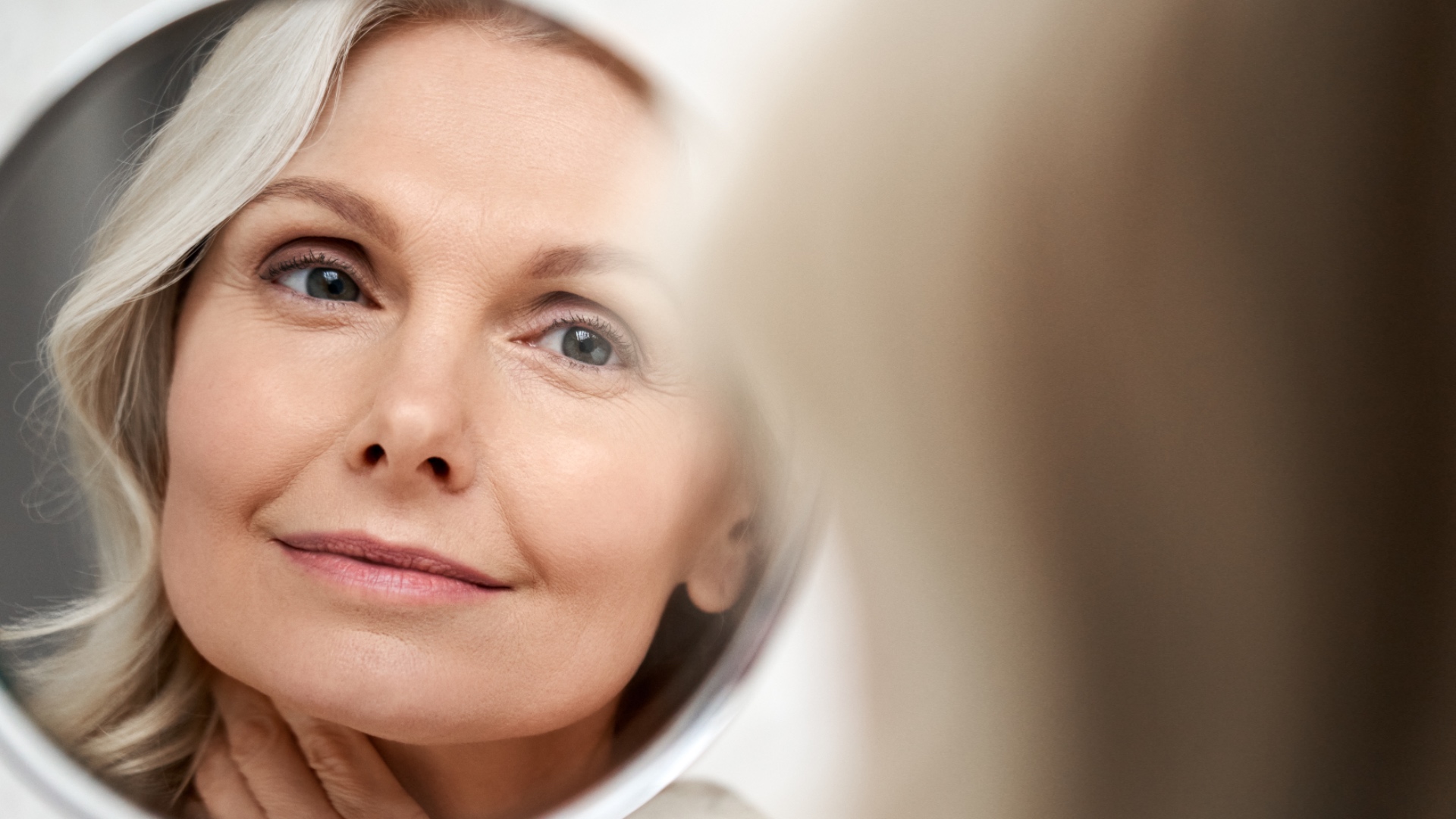 Smiling mature woman.